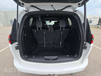 2026 Chrysler Pacifica Limited 121.6" WB – miniatura 12