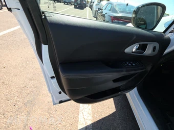 2026 Chrysler Pacifica Limited 121.6" WB - miniatura 3