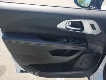 2026 Chrysler Pacifica Limited 121.6" WB - miniatura 9