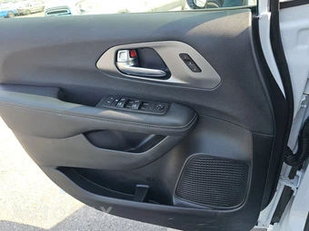 2026 Chrysler Pacifica Select 121.6" WB - miniatura 9