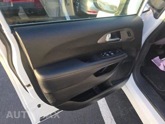2026 Chrysler Pacifica Select 121.6" WB - miniatura 9