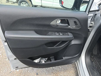 2026 Chrysler Pacifica Select 121.6" WB - miniatura 9