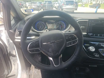 2026 Chrysler Pacifica Select 121.6" WB - miniatura 10