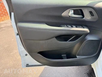 2026 Chrysler Pacifica Select 121.6" WB - miniatura 15