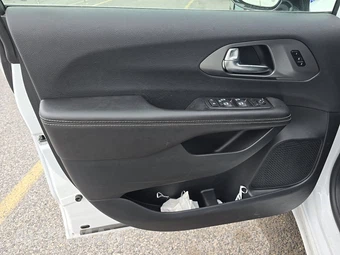 2026 Chrysler Pacifica Select 121.6" WB - miniatura 9