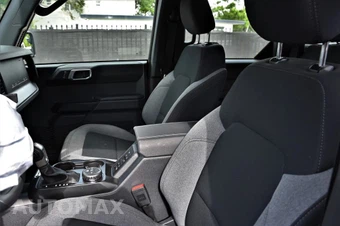 2026 Ford Bronco Base - miniatura 10