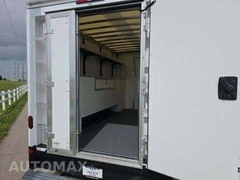 2026 Ford E-350 Cutaway - miniatura 24