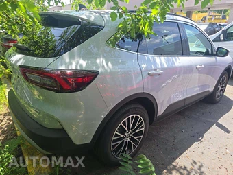 2026 Ford Escape Plug-In Hybrid PHEV - miniatura 3