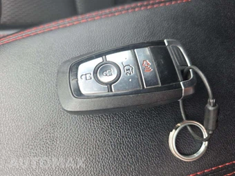 2026 Ford Escape ST-Line - miniatura 8