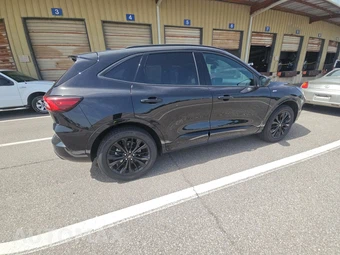 2026 Ford Escape ST-Line Elite - miniatura 4