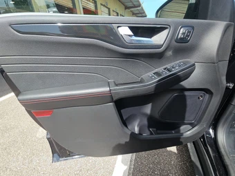 2026 Ford Escape ST-Line Elite - miniatura 9