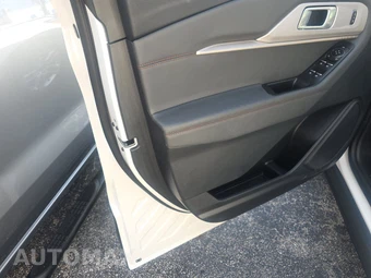 2026 Ford Explorer Active w/200A - miniatura 15