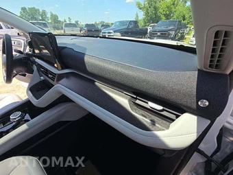 2026 Ford Explorer Platinum - miniatura 17