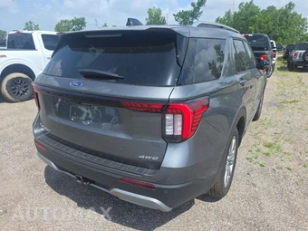 2026 Ford Explorer Platinum - miniatura 4