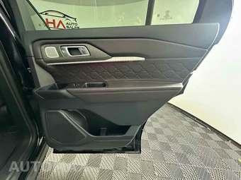 2026 Ford Explorer Platinum - miniatura 18