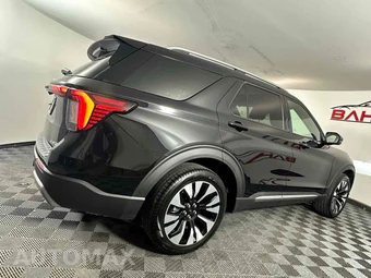 2026 Ford Explorer Platinum - miniatura 9