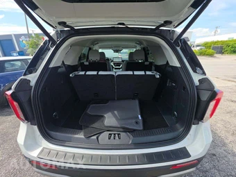 2026 Ford Explorer Platinum - miniatura 15
