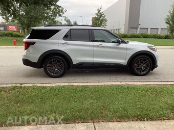 2026 Ford Explorer ST - miniatura 4