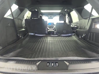2026 Ford Explorer ST - miniatura 17