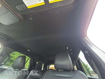2026 Ford Explorer ST-Line - miniatura 11