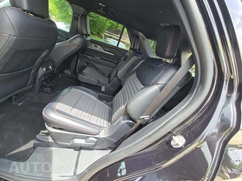 2026 Ford Explorer ST-Line - miniatura 13