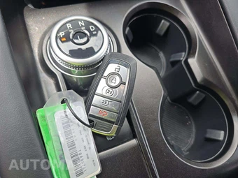 2026 Ford Explorer ST-Line - miniatura 8
