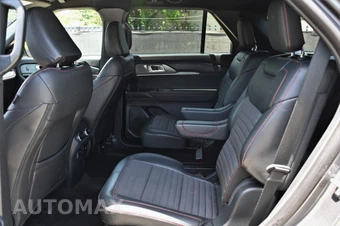 2026 Ford Explorer ST-Line - miniatura 16
