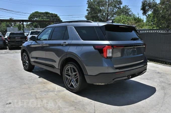 2026 Ford Explorer ST-Line - miniatura 5