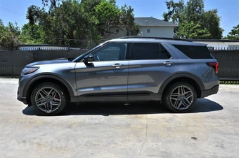 2026 Ford Explorer ST-Line - miniatura 6