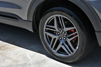 2026 Ford Explorer ST-Line - miniatura 9