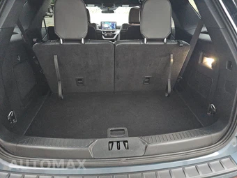 2026 Ford Explorer ST-Line - miniatura 17