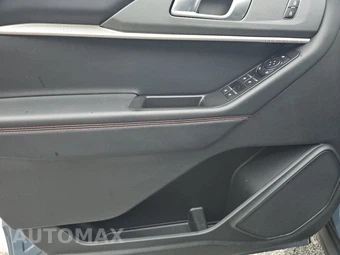 2026 Ford Explorer ST-Line - miniatura 9