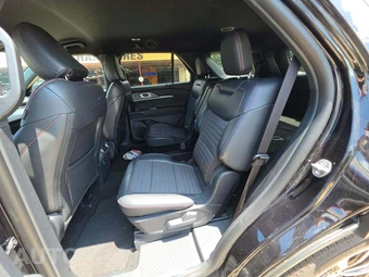 2026 Ford Explorer ST-Line - miniatura 13