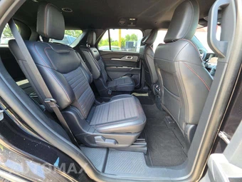 2026 Ford Explorer ST-Line - miniatura 17