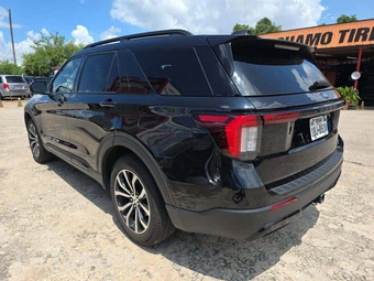 2026 Ford Explorer ST-Line - miniatura 2
