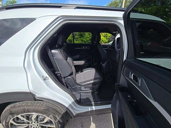 2026 Ford Explorer ST-Line - miniatura 14