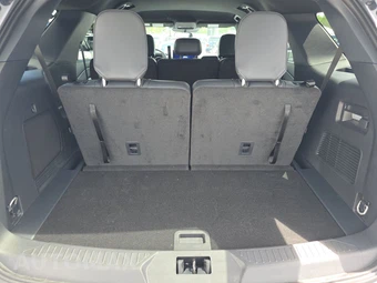 2026 Ford Explorer ST-Line - miniatura 17