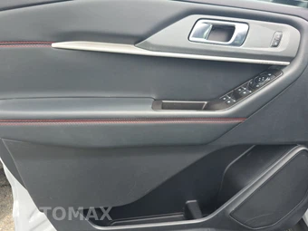 2026 Ford Explorer ST-Line - miniatura 9