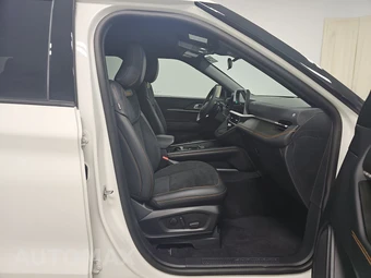 2026 Ford Explorer Tremor - miniatura 8