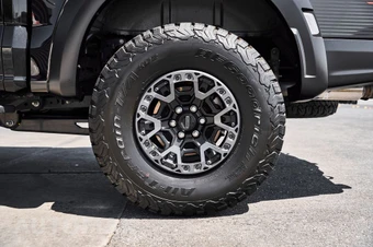 2026 Ford F-150 Raptor Crew Cab Short Bed - miniatura 24