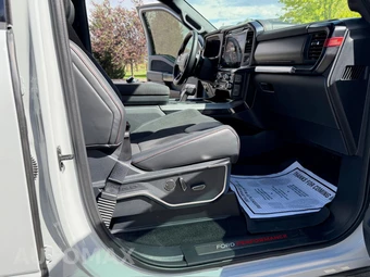2026 Ford F-150 Raptor Crew Cab Short Bed - miniatura 25