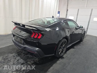 2026 Ford Mustang Dark Horse Coupe - miniatura 4