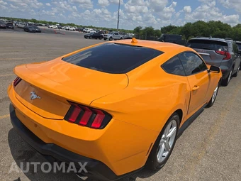 2026 Ford Mustang EcoBoost Coupe - miniatura 4
