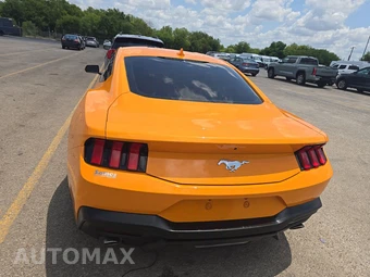 2026 Ford Mustang EcoBoost Coupe - miniatura 5