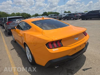 2026 Ford Mustang EcoBoost Coupe - miniatura 6