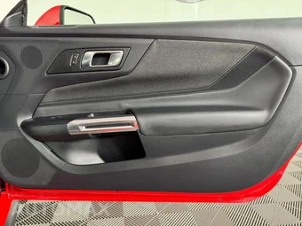 2026 Ford Mustang EcoBoost Coupe - miniatura 35