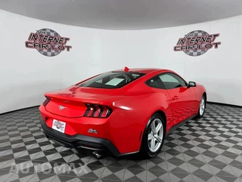 2026 Ford Mustang EcoBoost Coupe - miniatura 7