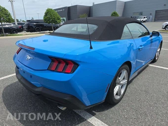2026 Ford Mustang EcoBoost Premium Convertible - miniatura 3