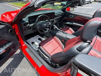 2026 Ford Mustang EcoBoost Premium Convertible - miniatura 26