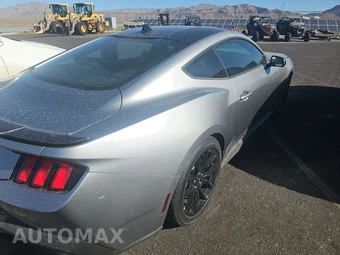 2026 Ford Mustang EcoBoost Premium Coupe - miniatura 4